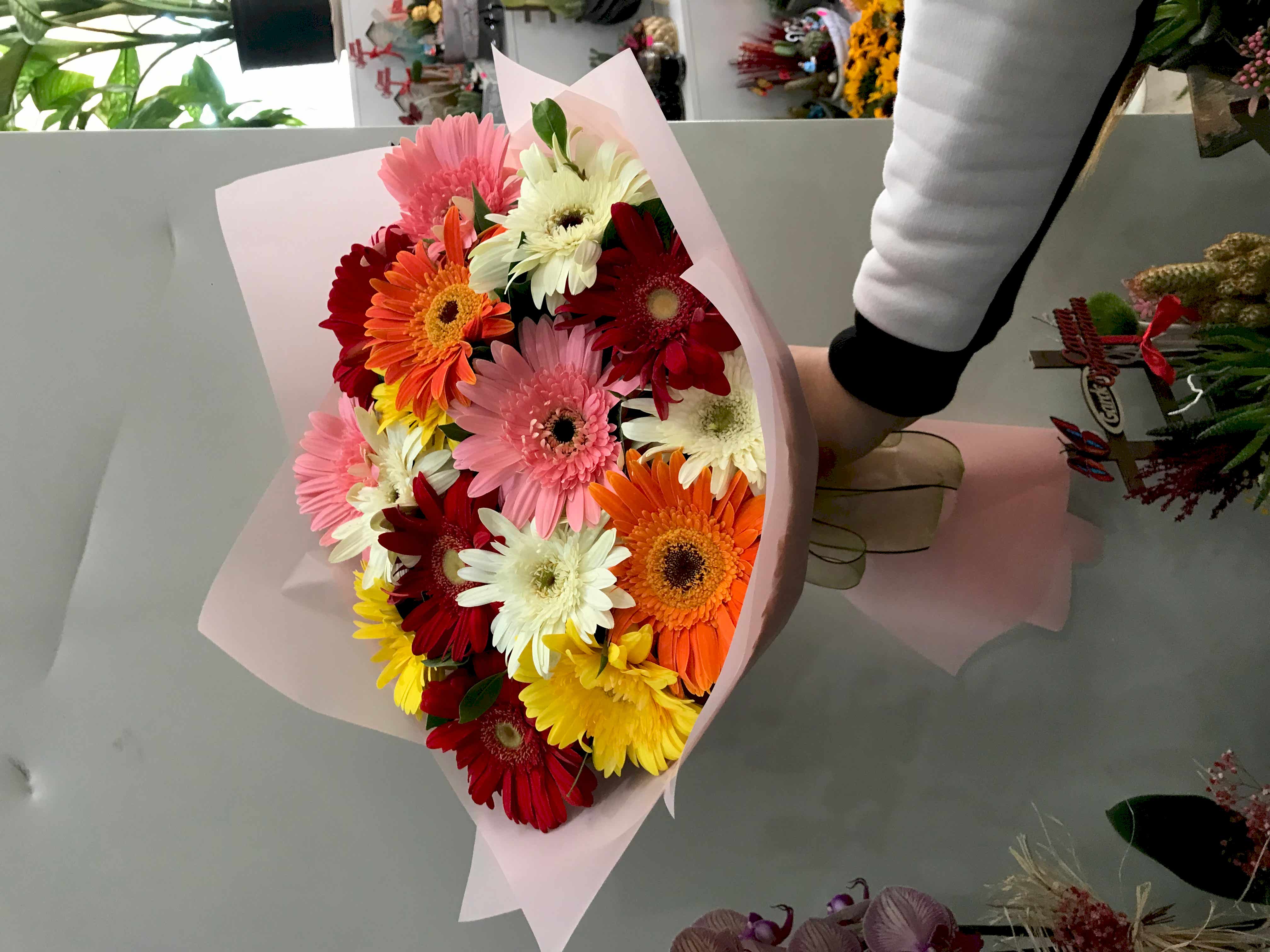 renkli-gerbera-buketi